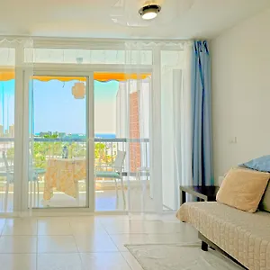 Apartment Blanco&azul - Ocean View Balcony, Pool And Perfect Location, Playa de las Americas (Tenerife)